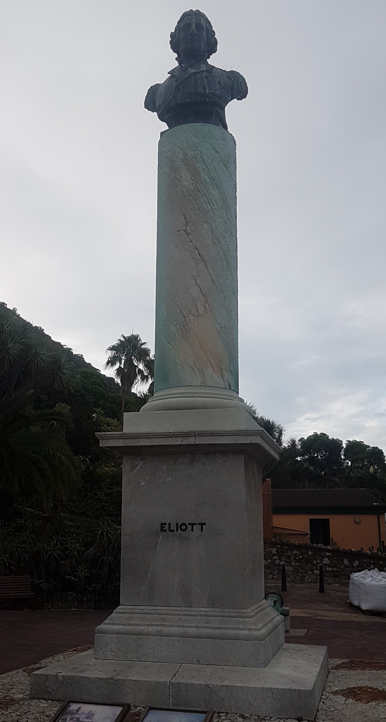 George Augustus Eliott bust and column Image